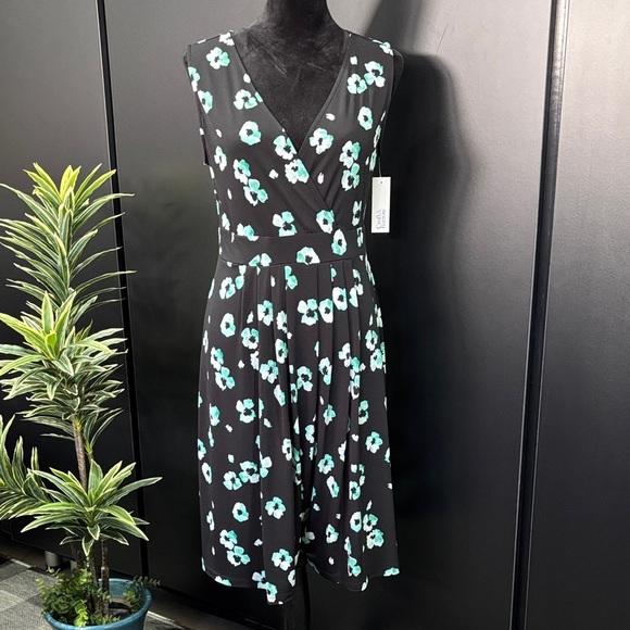 Croft & Barrow & Crossover V-neck, pleated waist front, stretch,aqua poppy print - Picture 1 of 9